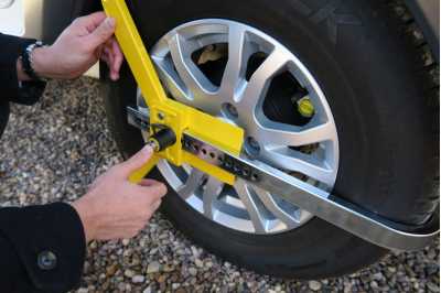 Milenco Lightweight Wheel Clamp instruction 4